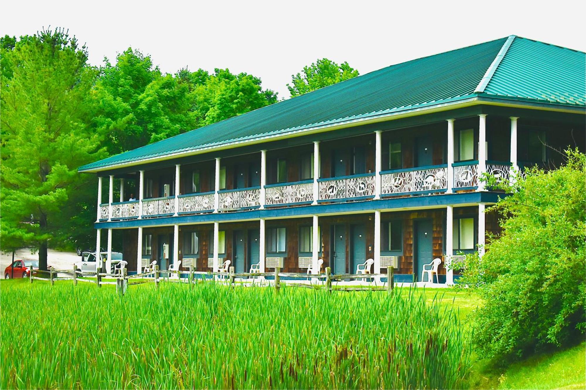 4 Season Fun At Legend Cottage Inn Bellaire Exterior foto