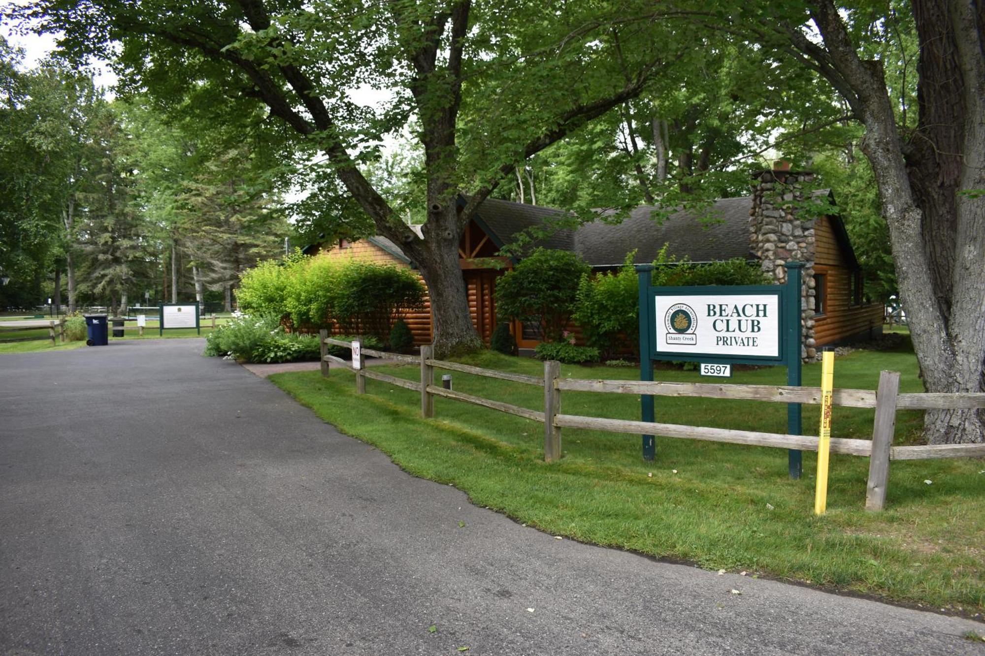 4 Season Fun At Legend Cottage Inn Bellaire Exterior foto